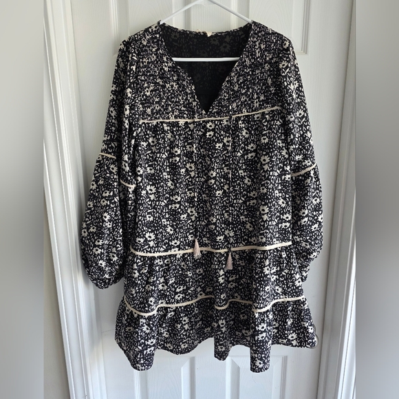 Black and White Floral Dress - Picture 1 of 7